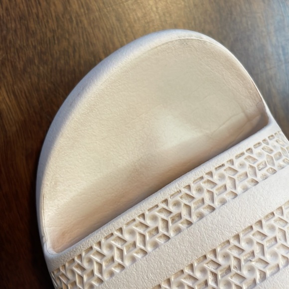 Pale pink Ayoon sandals from Adidas - Picture 3 of 8